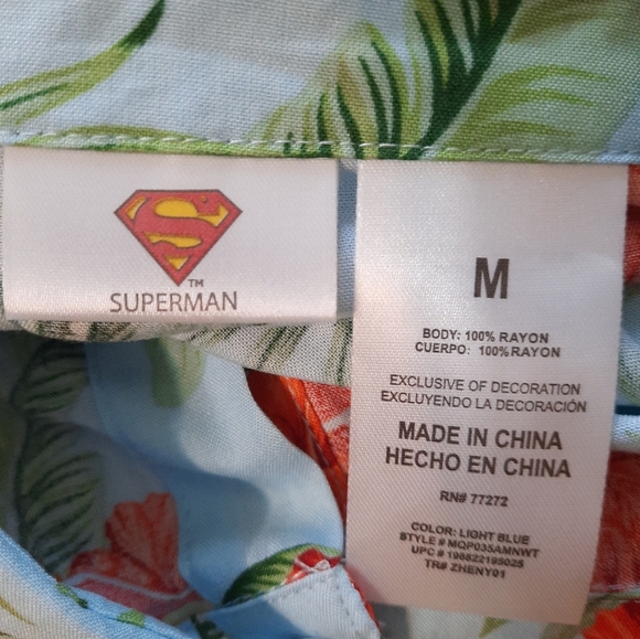 NWT Superman Tropical Print Men's Shirt Med - Picture 13 of 15